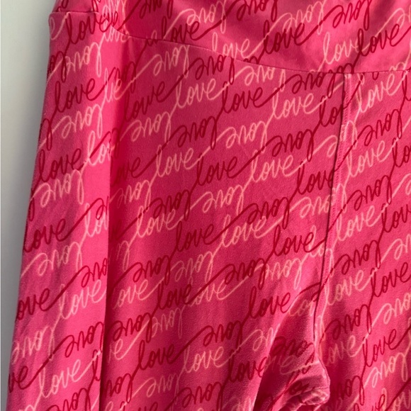 LuLaRoe Love Leggings Tall & Curvy pink Valentines themed - Picture 3 of 6